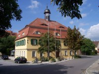 Rathaus: 1802/1803 auf dem Grund des Vorgängerbaus von 1616 errichtet und 2002 renoviert